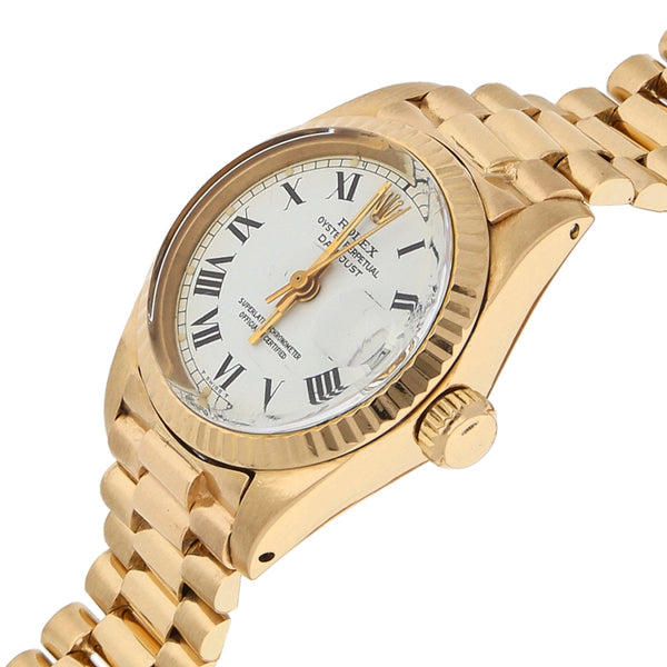 Reloj Rolex para dama modelo Oyster Perpetual DateJust en oro amarillo 18 kilates.