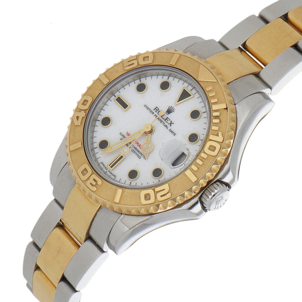 Reloj Rolex para dama modelo Oyster Perpetiual Date Yacht-Master vistas en oro amarillo 18 kilates.