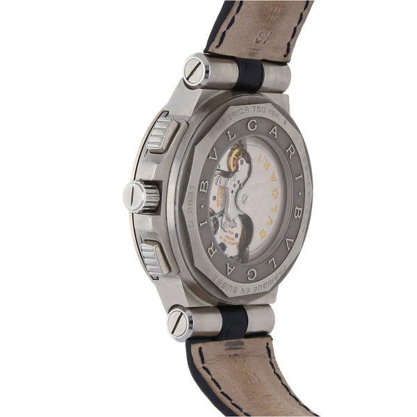 Reloj Bulgari para caballero modelo Diagono bisel oro blanco 18 kilates.