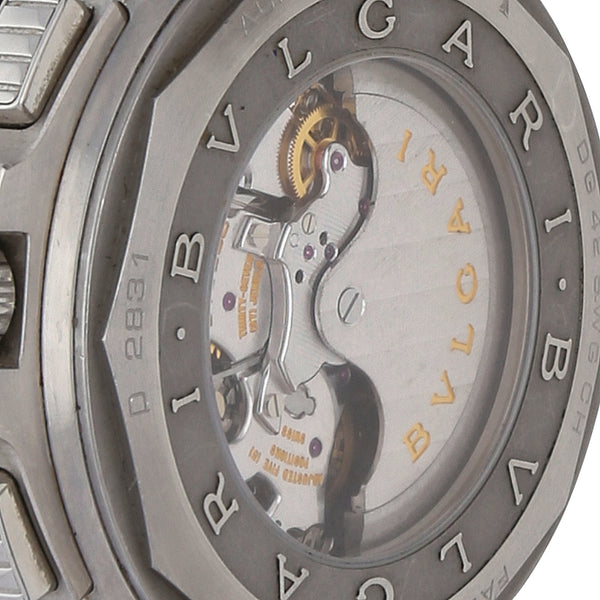 Reloj Bulgari para caballero modelo Diagono bisel oro blanco 18 kilates.