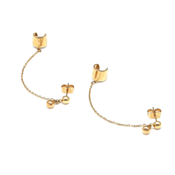 Aretes dobles con cadena diseño especial en oro amarillo 14 kilates.