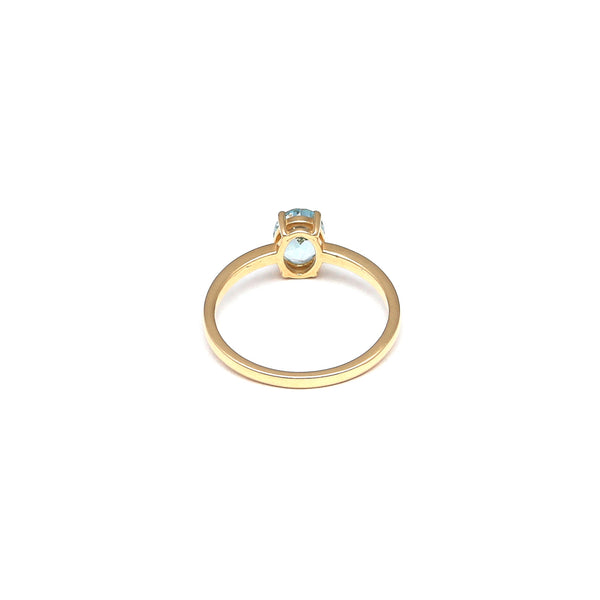 Anillo solitario con circonia en oro amarillo 14 kilates.