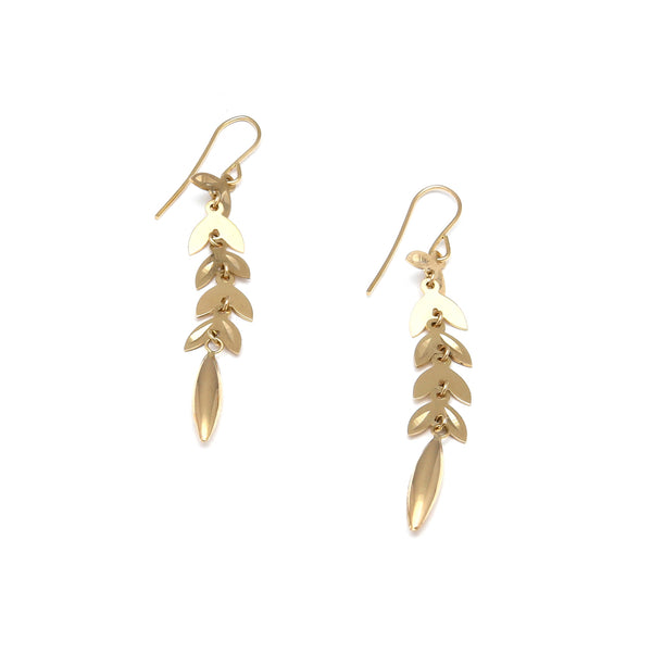 Aretes laminados con colgantes en oro amarillo 14 kilates.