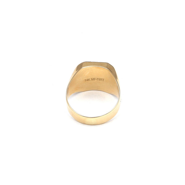 Anillo tipo sello en oro amarillo 14 kilates.