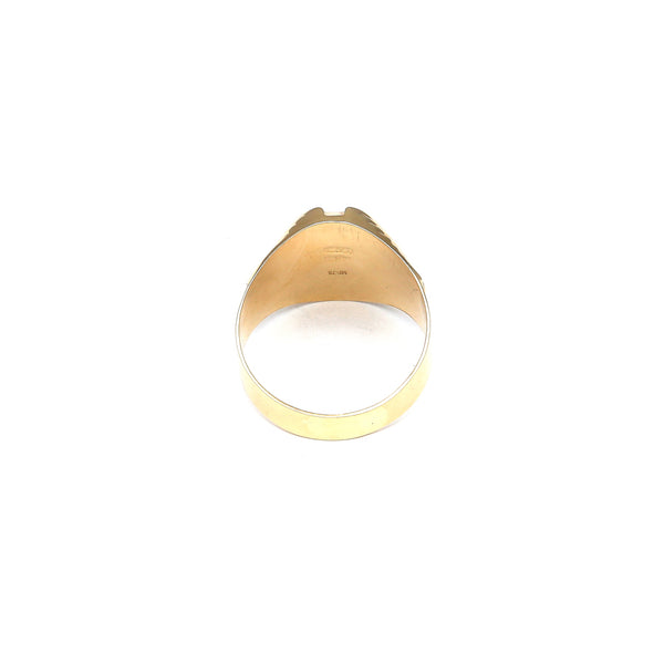 Anillo tipo sello en oro amarillo 14 kilates.