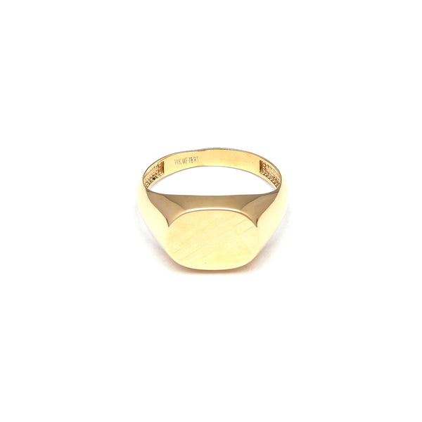 Anillo tipo sello en oro amarillo 14 kilates.