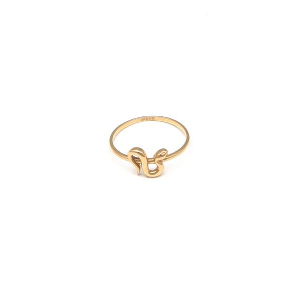 Anillo liso motivo serpiente en oro amarillo 14 kilates.