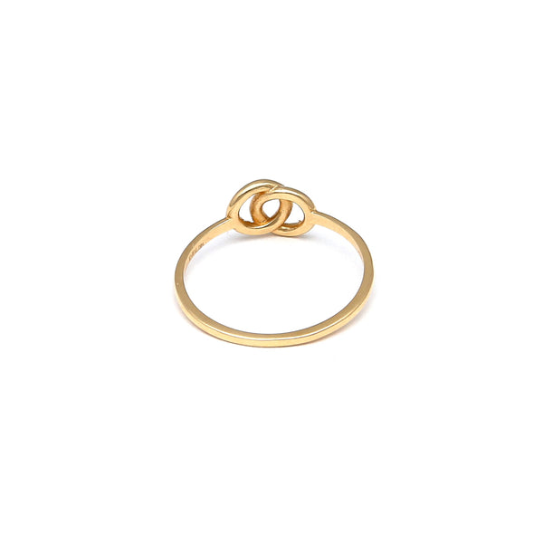 Anillo calado en oro amarillo 14 kilates.