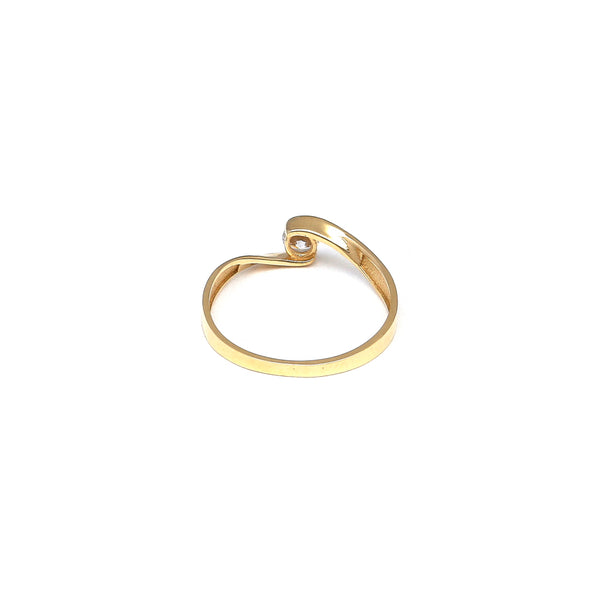 Anillo solitario con circonias en oro amarillo 14 kilates.