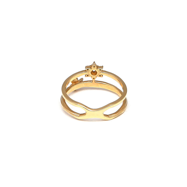 Anillo diseño especial motivo sol y mariposa con circonias en oro amarillo 14 kilates.