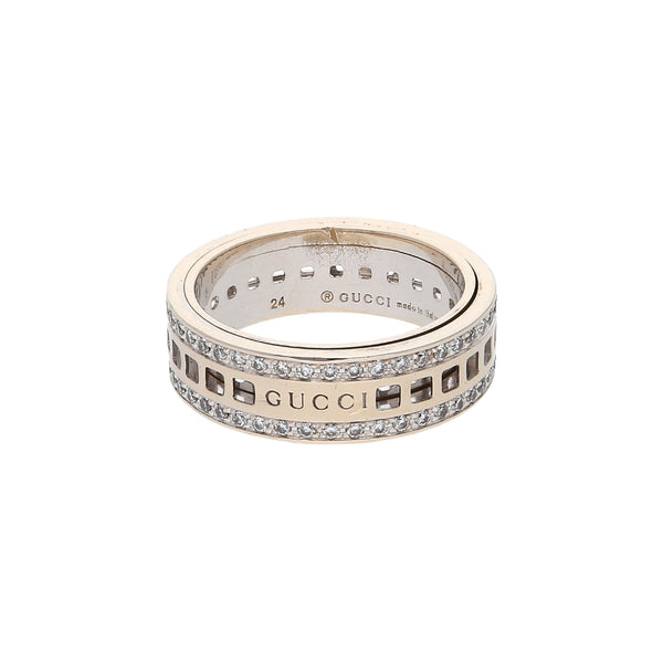 Argolla giratoria con diamantes firma Gucci en oro blanco 18 kilates.