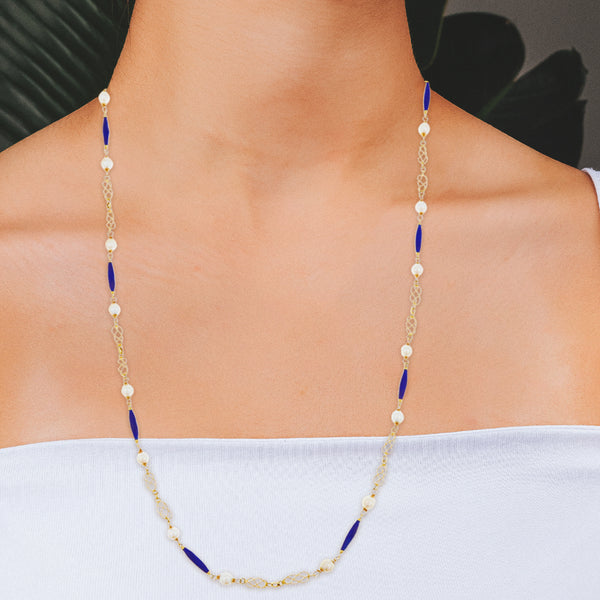 Collar eslabón combinado con perlas y esmalte en oro amarillo 18 kilates.