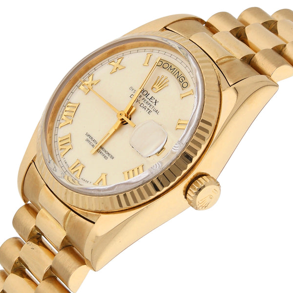 Reloj Rolex para caballero modelo Oyster Perpetual Day-Date en oro amarillo 18 kilates.