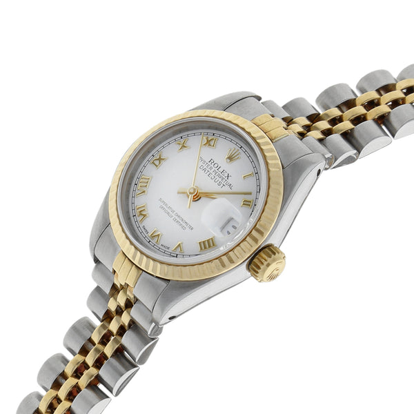 Reloj Rolex para dama modelo Oyster Perpetual DateJust vistas en oro amarillo 18 kilates.