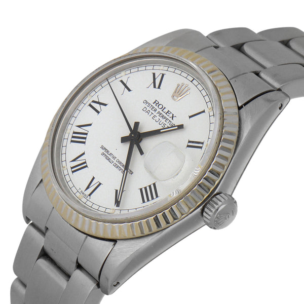 Reloj Rolex para caballero modelo Oyster Perpetual DateJust bisel en oro blanco 18 kilates.