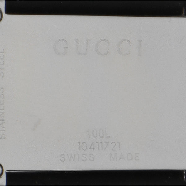 Reloj Gucci para dama caja acero inoxidable correa caucho.