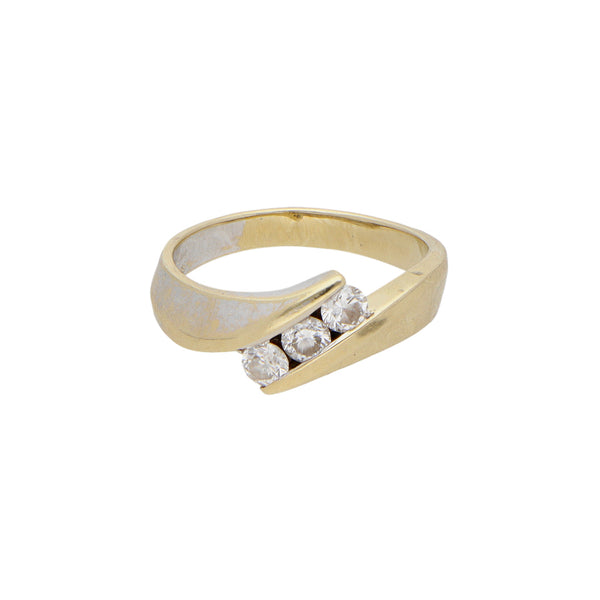 Anillo diseño especial con diamantes en oro amarillo 14 kilates.