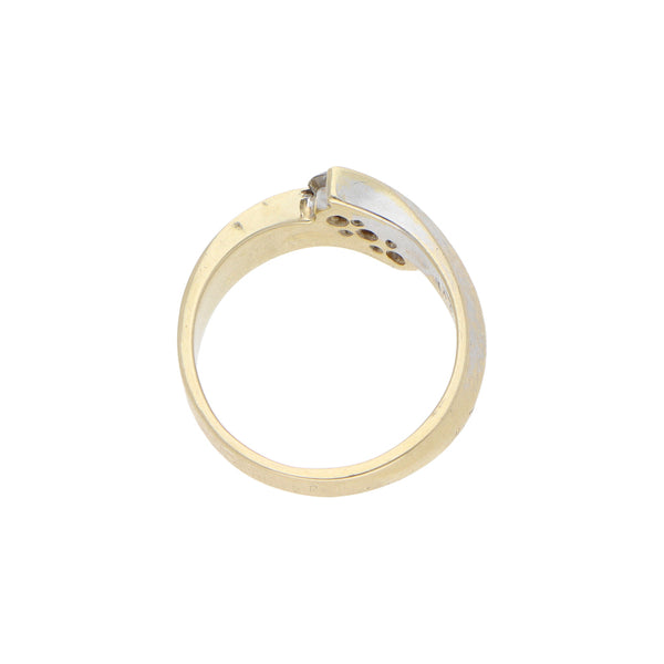 Anillo diseño especial con diamantes en oro amarillo 14 kilates.