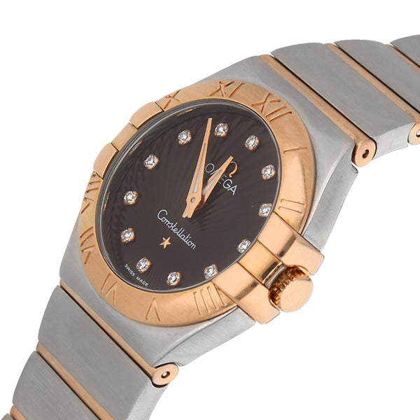 Reloj Omega para dama modelo Constellation vistas en oro rosa 18 kilates.